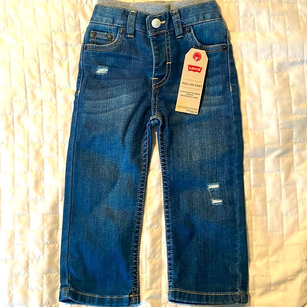 **New** boys pull on Levi’s